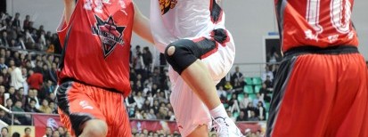 标题：广东东阳光主场七大战冲连胜 CBA常规赛收尾阶段季后赛门票保卫战